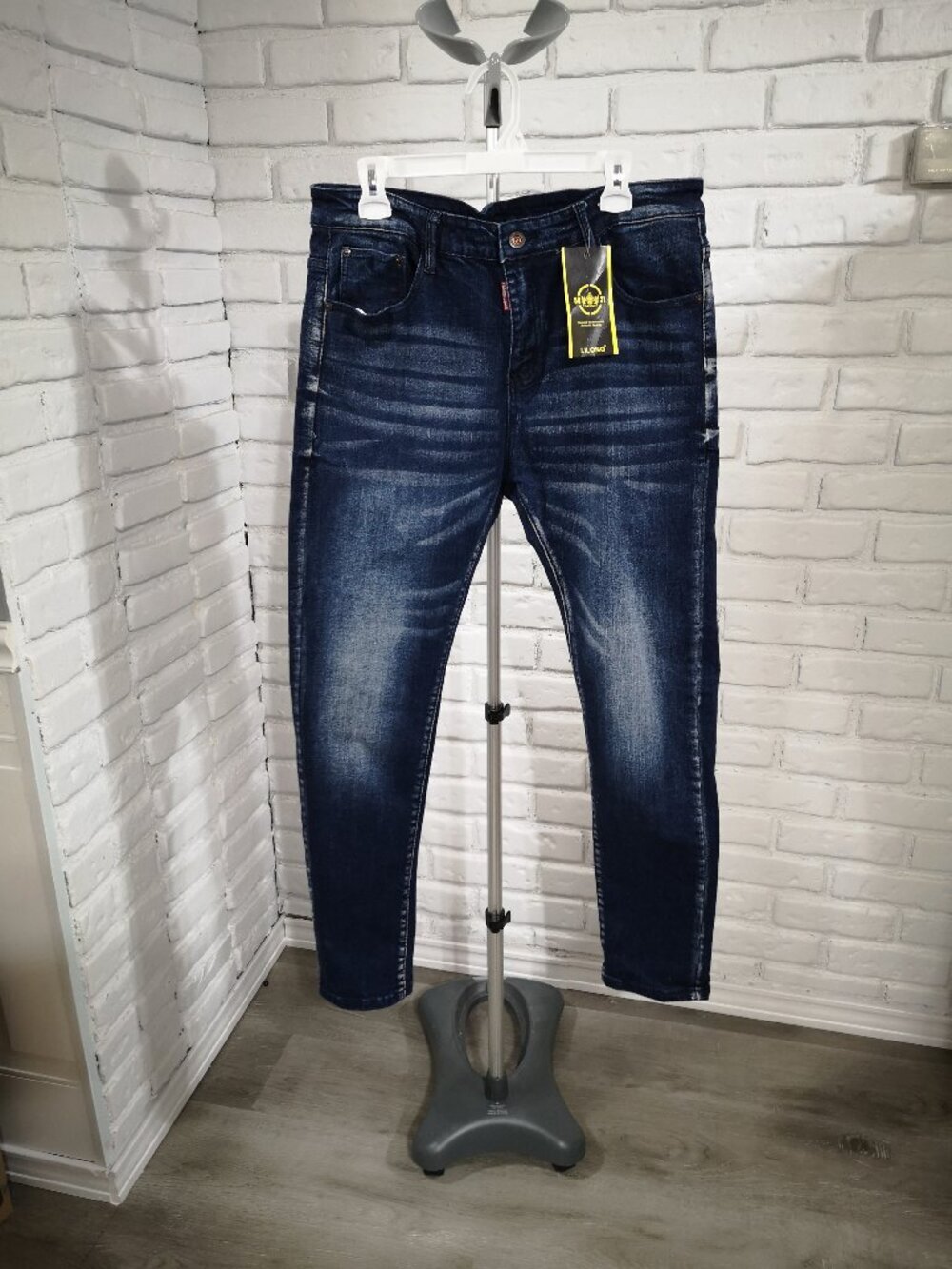 NWT Lilong Fashion Jeans Men's Size 36 Dark Wash w/ Whiskering Blue Jeans